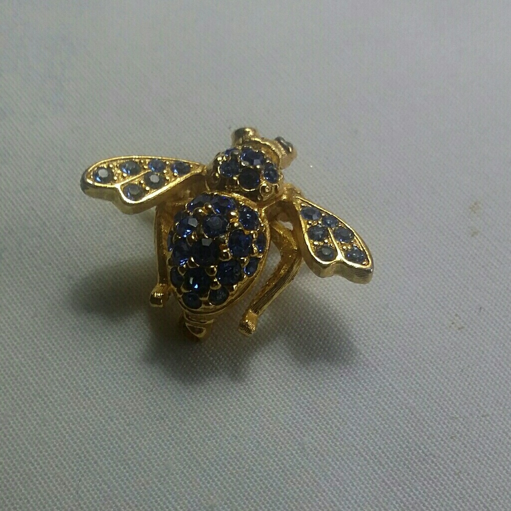 Vintage Joan Rivers Classic Bee Pin